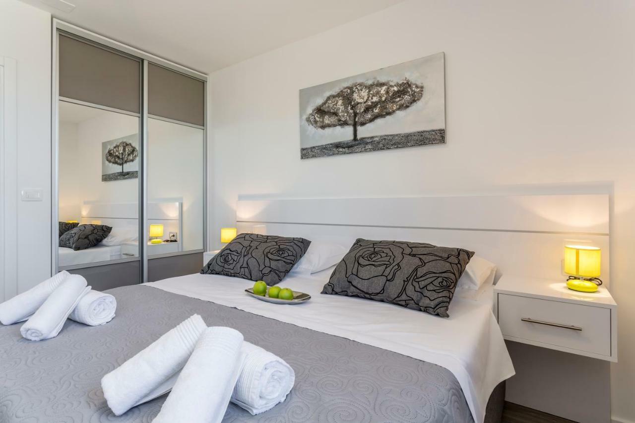 Apartments Villa 19 Подстрана Екстериор снимка