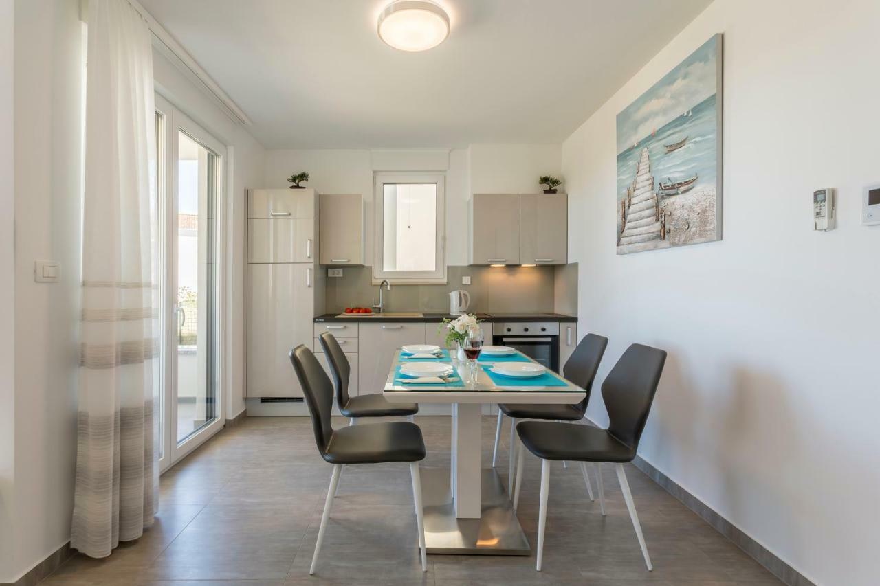 Apartments Villa 19 Подстрана Екстериор снимка