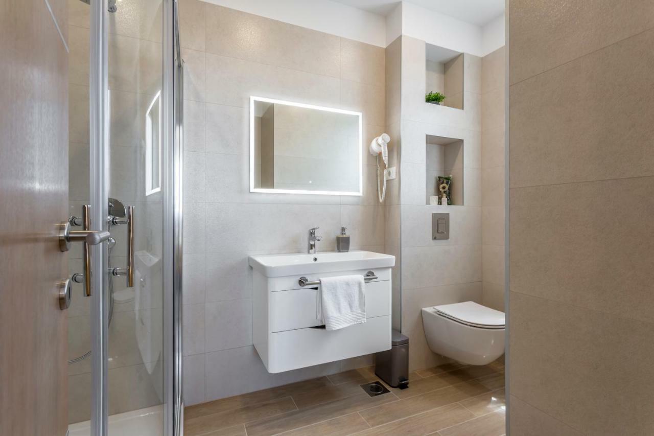 Apartments Villa 19 Подстрана Екстериор снимка